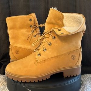 Women’s timberland winter/fall boots size 8.5